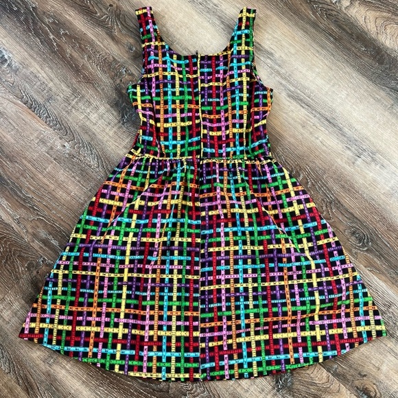 Retrolicious measuring tape colorful skirt - Picture 2 of 7